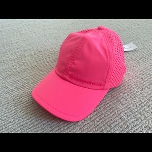 Vineyard Vines Performance Baseball Hat -Knockout Pink